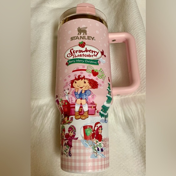 Stanley Strawberry Shortcake Berry Merry Christmas Limited Edition New  40 OZ - Picture 9 of 16